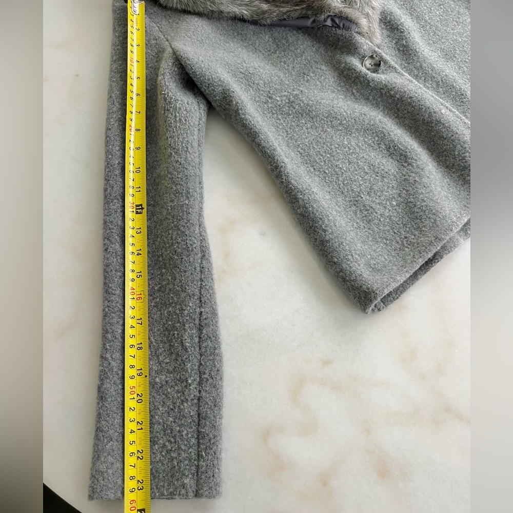 Free Shipping! Anthropologie Faux Fur Sweater Cardigan Grey Wool V Neck Jacket - Picture 9 of 9